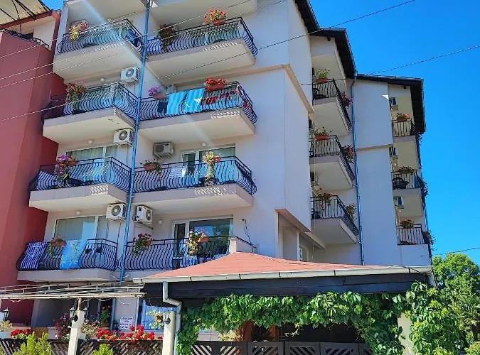 Kovachevi House 3*