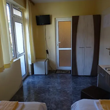 Kovachevi House Pensión Primorsko